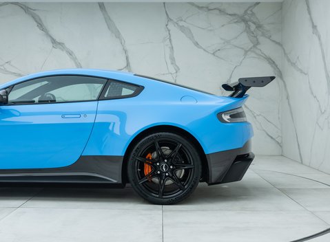 Aston Martin Vantage GT8 40