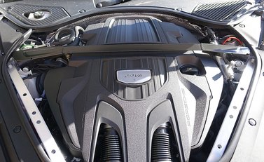 Porsche Panamera 4S 5