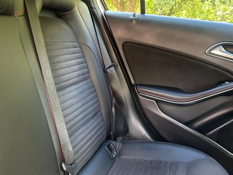 Mercedes-Benz A Class 2.1 A200d AMG Line (Premium) 7G-DCT Euro 6 (s/s) 5dr 18