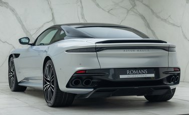 Aston Martin DBS Superleggera 9