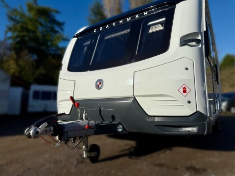 Coachman Lusso 1  13