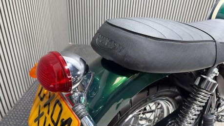 Triumph Bonneville 2004 ONLY 10K STUNNING MODERN CLASSIC NEW MOT 790CC 29