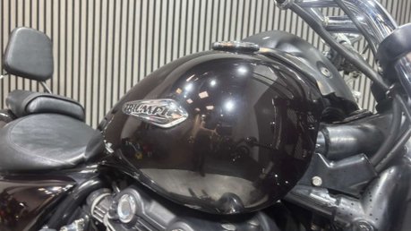 Triumph Thunderbird STORM 2011 35K 3 OWNERS BIG CC TWIN CRUISER SISSY BAR 17