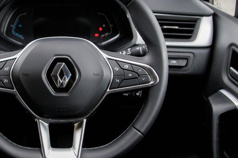 Renault Captur TECHNO E-TECH 19