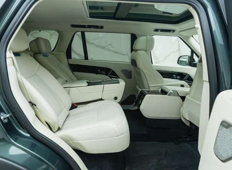 Land Rover Range Rover D350 AUTOBIOGRAPHY LWB 19