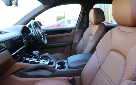 Porsche Cayenne V6 - Stunning Low Mileage 1 Owner Car with Club Interior and High Spec 14
