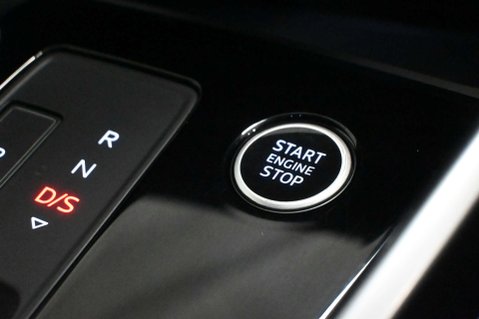 Audi A3 1.5 A3 Sportback 35 TFSI MHEV S Line Semi-Auto 5dr 40