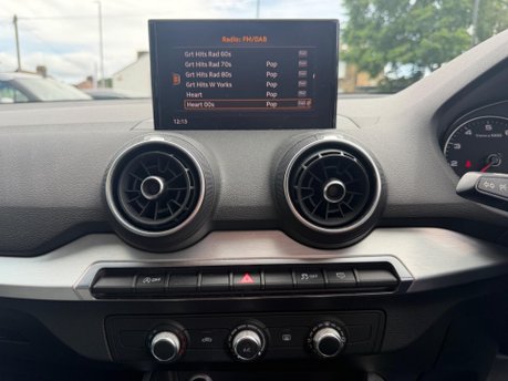 Audi Q2 TFSI SE 15