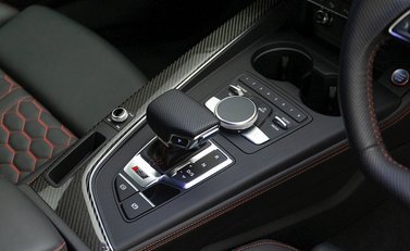 Audi RS4 Avant Carbon Edition 19