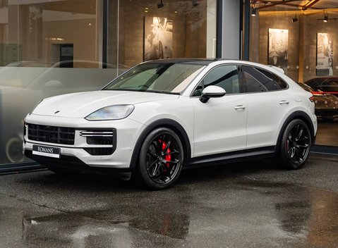 Porsche Cayenne TURBO E-HYBRID COUPE 2