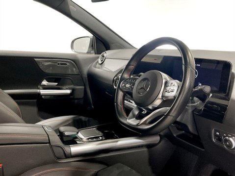 Mercedes-Benz GLA 2.0 GLA200d AMG Line (Premium) SUV 5dr Diesel 8G-DCT Euro 6 (s/s) (150 ps) 12