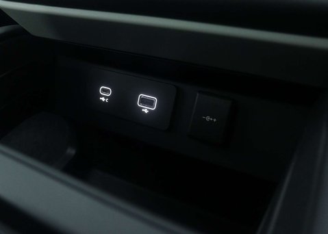 Land Rover Defender 3.0 Defender X-Dynamic HSE D MHEV A 4WD 5dr 47