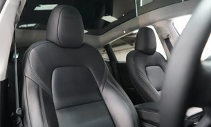 Tesla Model Y LONG RANGE AWD Comfort Suspension GROK AI Adaptive LEDs One Owner VAT Q 4