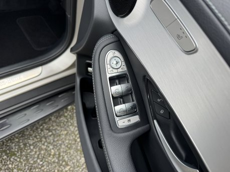 Mercedes-Benz GLC GLC 300 MHEV 4Matic AMG Line Auto Petrol SAT NAV/PARKTRONIC/SIDE STEPS 23