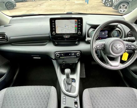 Toyota Yaris 1.5 Yaris Design HEV CVT 5dr 2