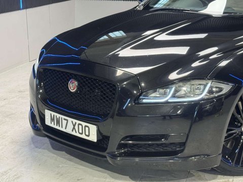 Jaguar XJ 3.0d V6 R-Sport Saloon 4dr Diesel Auto Euro 6 (s/s) (300 ps) 22