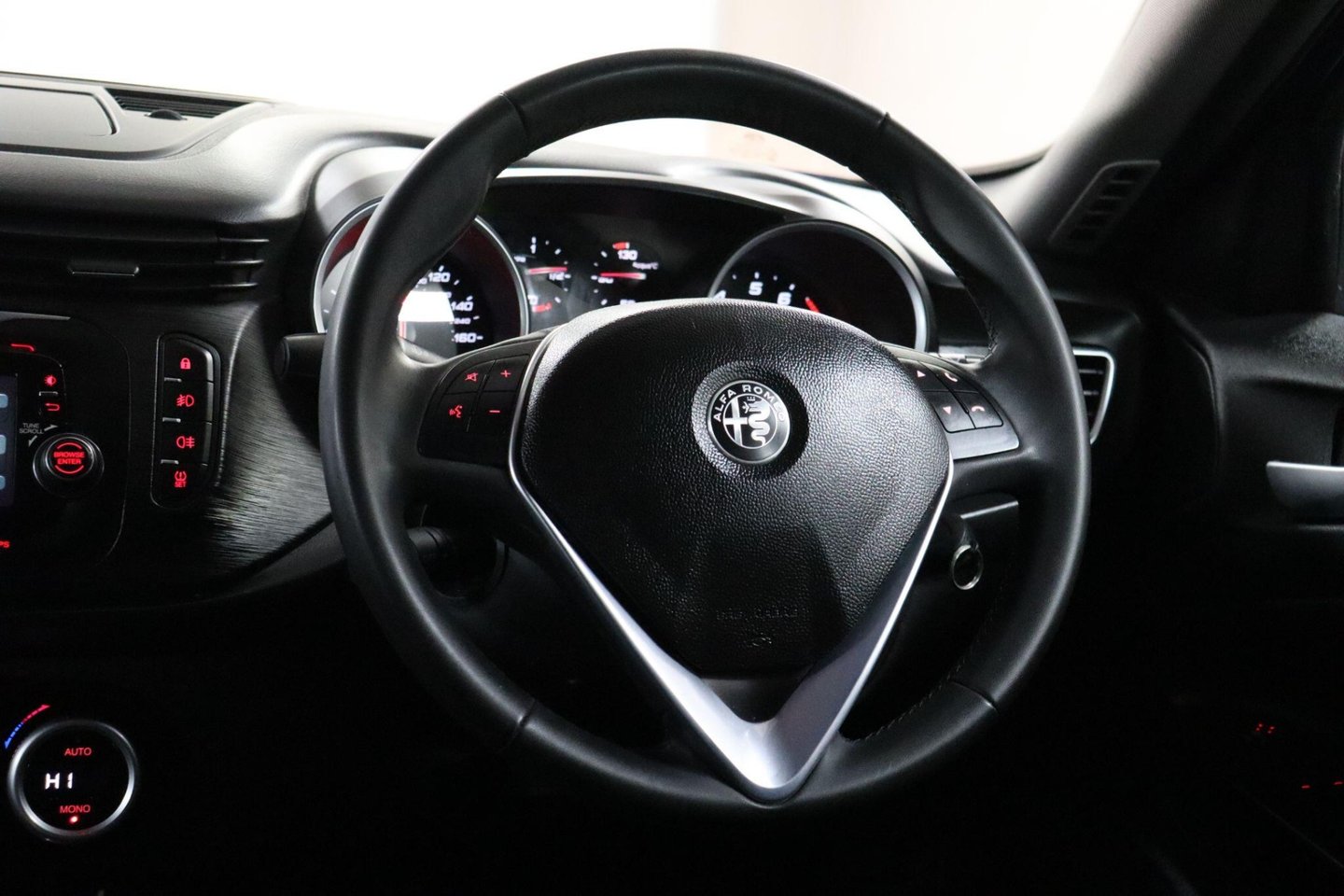 2019 Alfa Romeo Giulietta — image 36