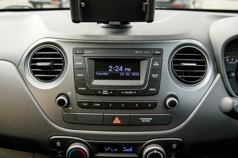 Hyundai i10 PREMIUM 21