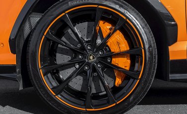 Lamborghini Urus Pearl Capsule 10