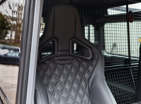 Land Rover Defender 90 Urban Truck 13