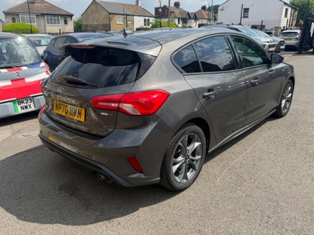 Ford Focus ST-LINE EDITION MHEV 9