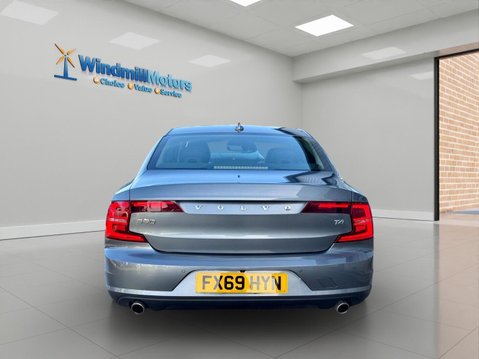 Volvo S90 2.0 T4 Momentum Plus Auto Euro 6 (s/s) 4dr 9