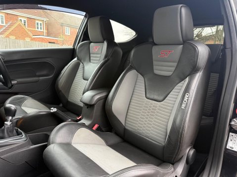 Ford Fiesta 1.6T EcoBoost ST-2 Euro 5 3dr 46