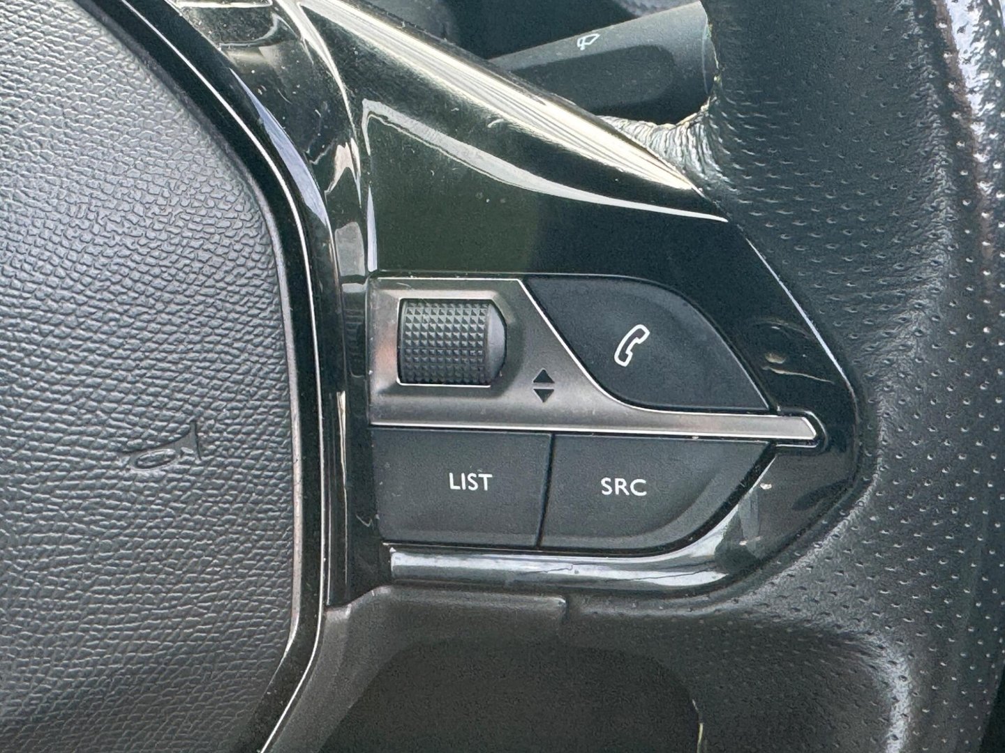 2020 Peugeot e-208 — image 18