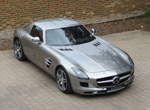Mercedes-Benz SLS AMG 4