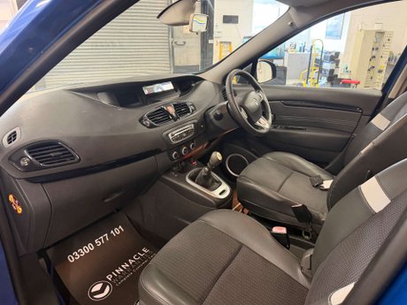 Renault Grand Scenic 1.6 VVT Dynamique TomTom Euro 5 5dr 25