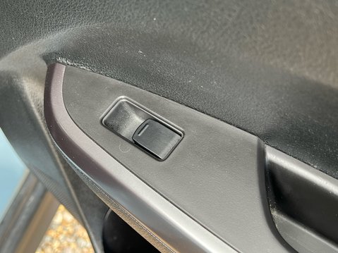 Suzuki Vitara SZ-T BOOSTERJET MHEV 38