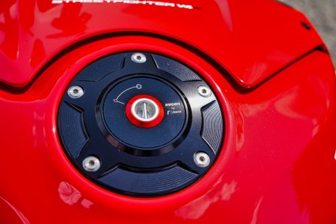 Ducati Streetfighter V4S 14