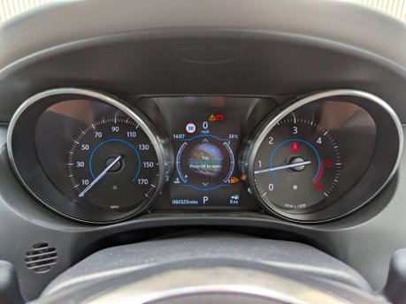 Jaguar F-Pace 2.0 F-PACE Portfolio AWD D Auto 4WD 5dr 67