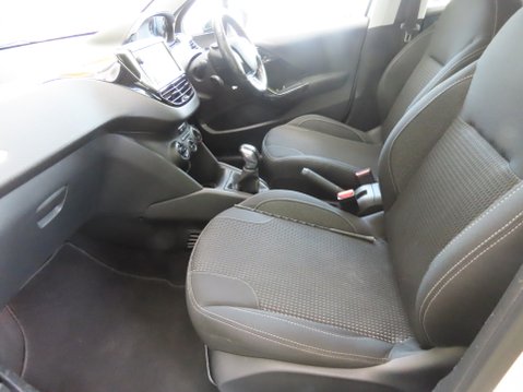 Peugeot 208 PURETECH ALLURE PREMIUM 11
