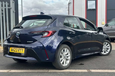 Toyota Corolla 2.0 VVT-h Icon Hatchback 5dr Petrol Hybrid CVT Euro 6 (s/s) (196 ps) 4