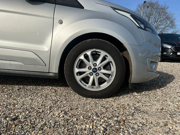 Ford Transit Connect AUTO SWB L1H1 Limited 200 Air Con Alloys Sensors EURO 6 NO VAT 21