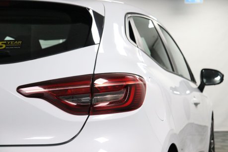 Renault Clio ICONIC EDITION TCE 23