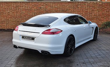 Porsche Panamera GTS 2