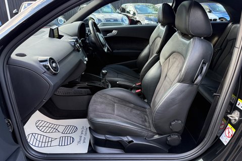 Audi A1 TFSI BLACK EDITION NAV -PANORAMIC SUNROOF - ALL BLACK  26