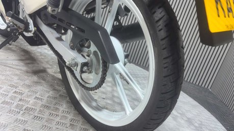 Suzuki RG 1992 GREAT RUNNING CLASSIC 2 STROKE BIKE ONLY 15K RG 80CC 21