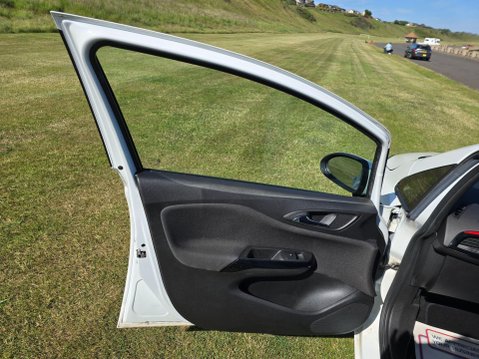 Vauxhall Corsa 1.4i ecoTEC Griffin Euro 6 5dr 27