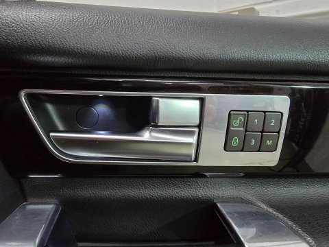 Land Rover Discovery 3.0 SD V6 HSE Auto 4WD Euro 5 5dr 48