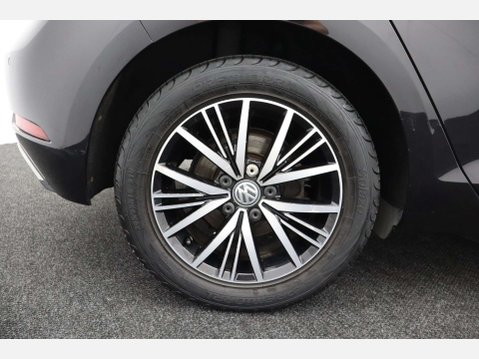 Volkswagen Golf 2.0 Golf SE Nav TDI BlueMotion Technology Semi-Auto 5dr 48