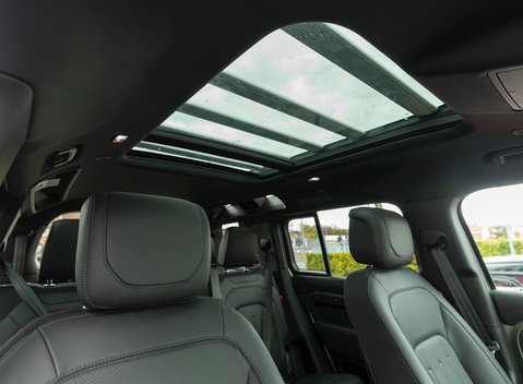 Land Rover Defender 110 X P400 13