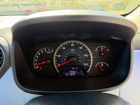 Hyundai i10 1.2 SE Euro 5 5dr 27