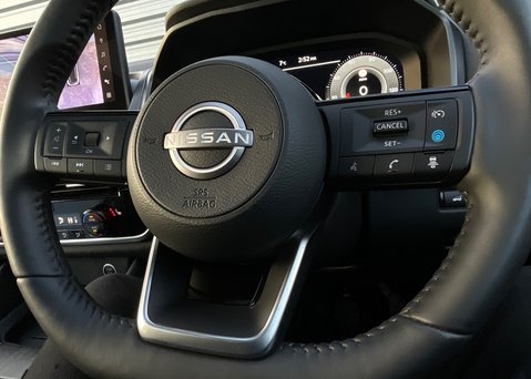 Nissan Qashqai DIG-T TEKNA 23