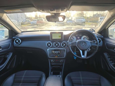 Mercedes-Benz A Class 2.1 A200d Sport Hatchback 5dr Diesel 7G-DCT Euro 6 (s/s) (136 ps) 17