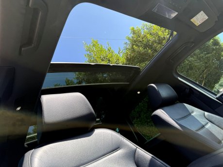 Volkswagen Touareg 3.0 TDI V6 BlueMotion Tech R-Line SUV 5dr Diesel Tiptronic 4WD Euro 6 (s/s) 3