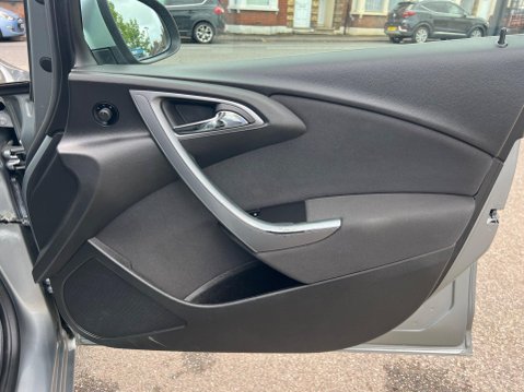 Vauxhall Astra 1.4 16v Exclusiv Euro 5 5dr 30