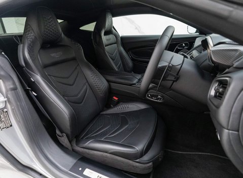 Aston Martin DBS Superleggera 6